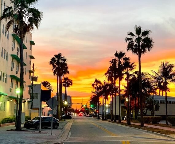 fantastic-fiery-sunset-deserted-street-miami-cityscape-evening_1027390-51